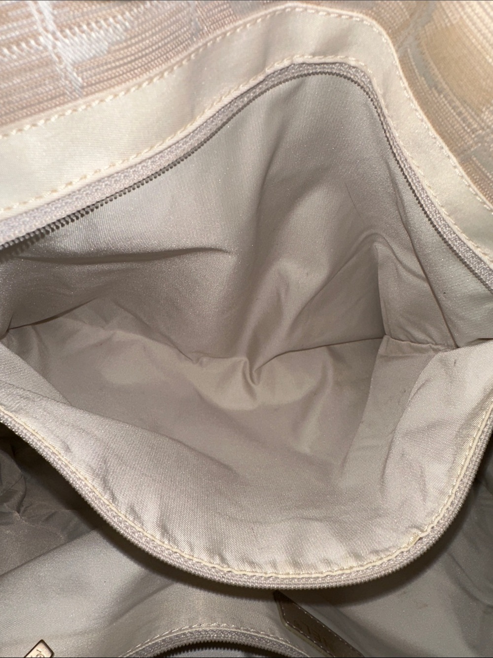 CHANEL Beige Tote Bag with Tan Handles - Picture 15 of 15